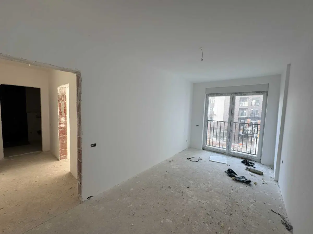 Banesë në #shitje në Lagjen Prishtina e Re banesë/apartment në Prishtinë