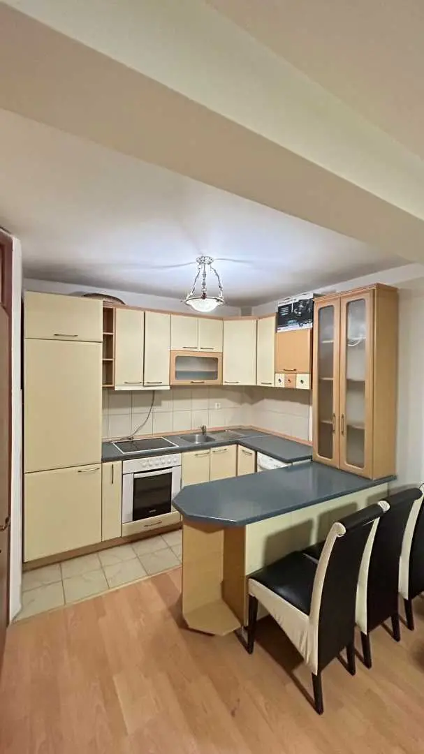 BANESË ME QIRA 1+1 NË LAGJEN E MUHAXHERËVE banesë/apartment në Prishtinë
