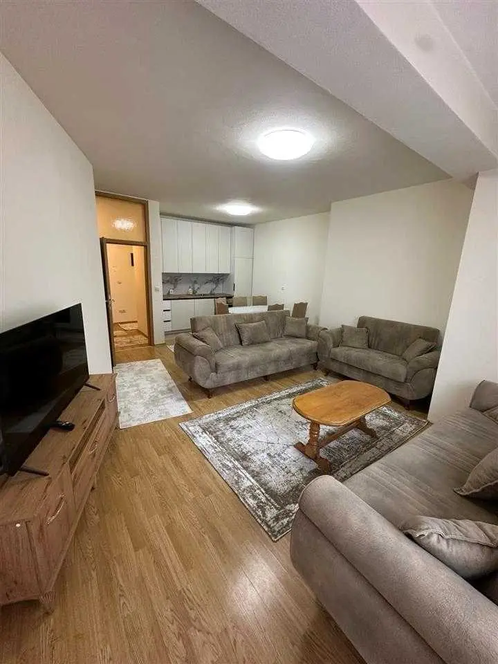 BANESË ME QIRA 2+1 NË RRUGËN B banesë/apartment në Prishtinë