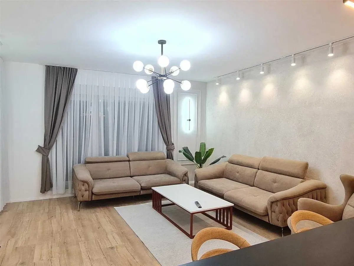BANESË ME QIRA 2+1 NË RRUGËN C banesë/apartment në Prishtinë
