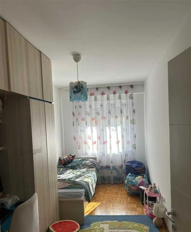 BANESË ME QIRA 2+1 NË RRUGËN C banesë/apartment në Prishtinë