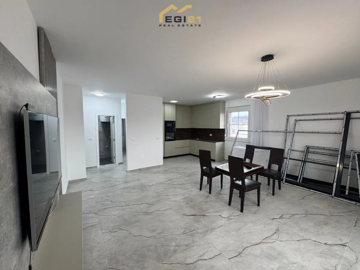 Banesë 133m² për QIRA, Tophane banesë/apartment në Tophane