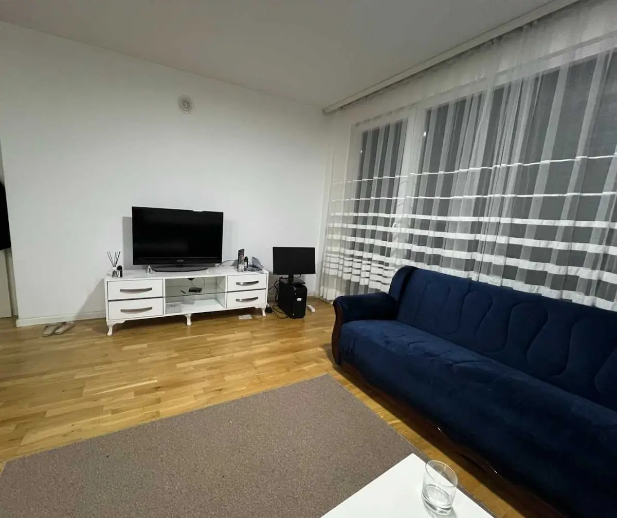 BANESË ME QIRA 2+1 NË RRUGËN B banesë/apartment në Prishtinë