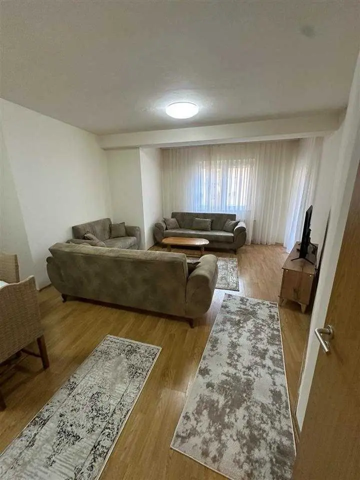 BANESË ME QIRA 2+1 NË RRUGËN B banesë/apartment në Prishtinë