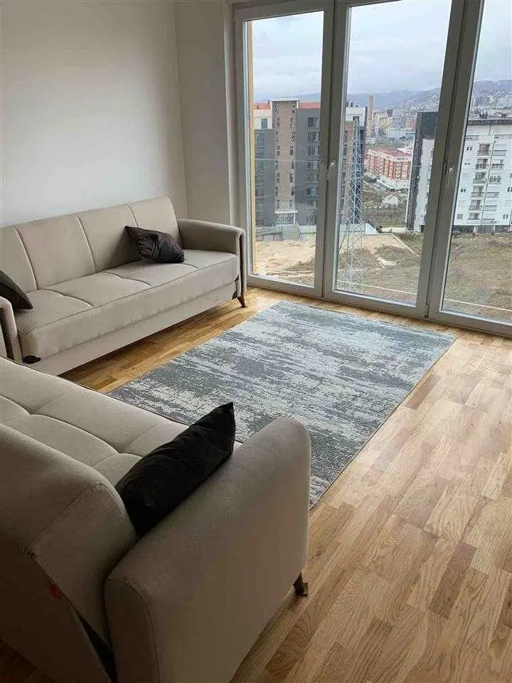 BANESË ME QIRA 2+1 NË KALABRI (EMSHIR) banesë/apartment në Prishtinë