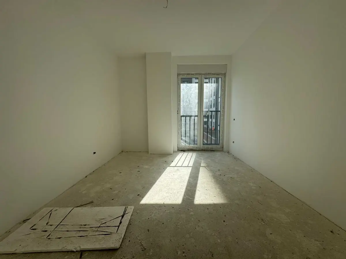Banesë në #shitje në Lagjen Prishtina e Re banesë/apartment në Prishtinë