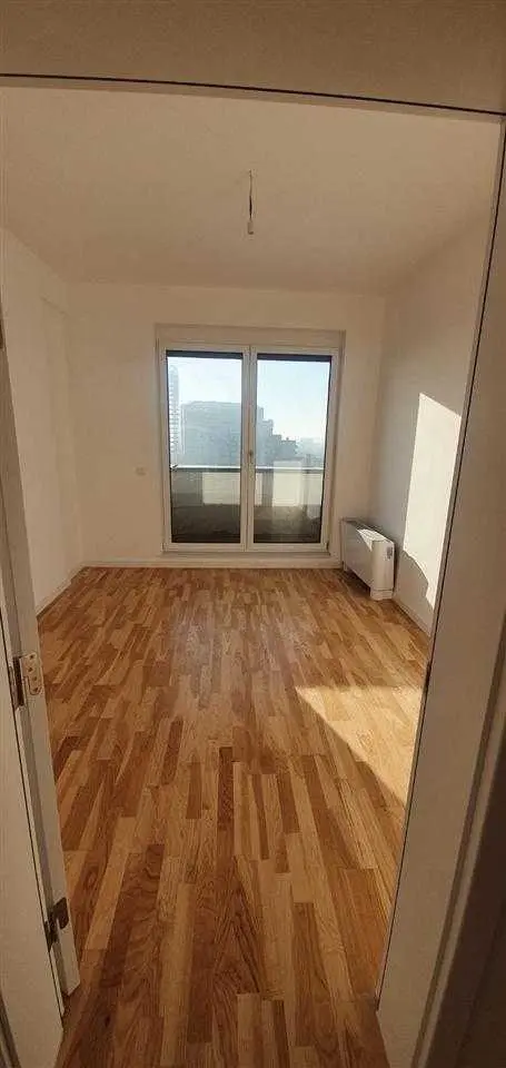 BANESË (ZYRE) ME QIRA NË LAKRISHTË banesë/apartment në Prishtinë