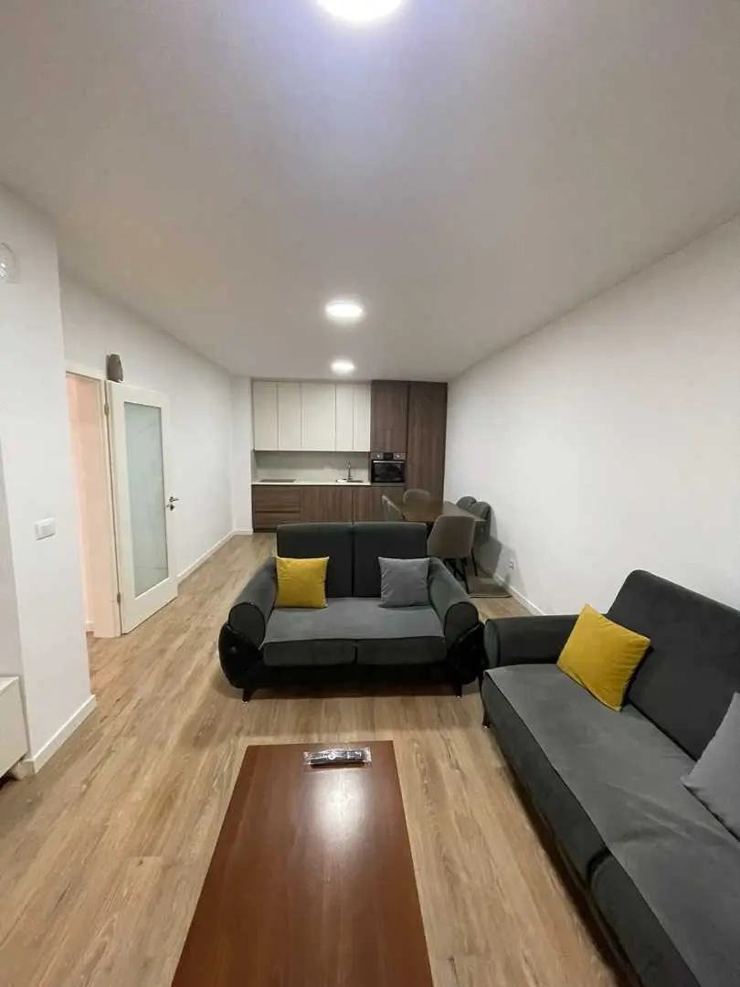 BANESË ME QIRA 2+1 NË RRUGËN C banesë/apartment në Prishtinë