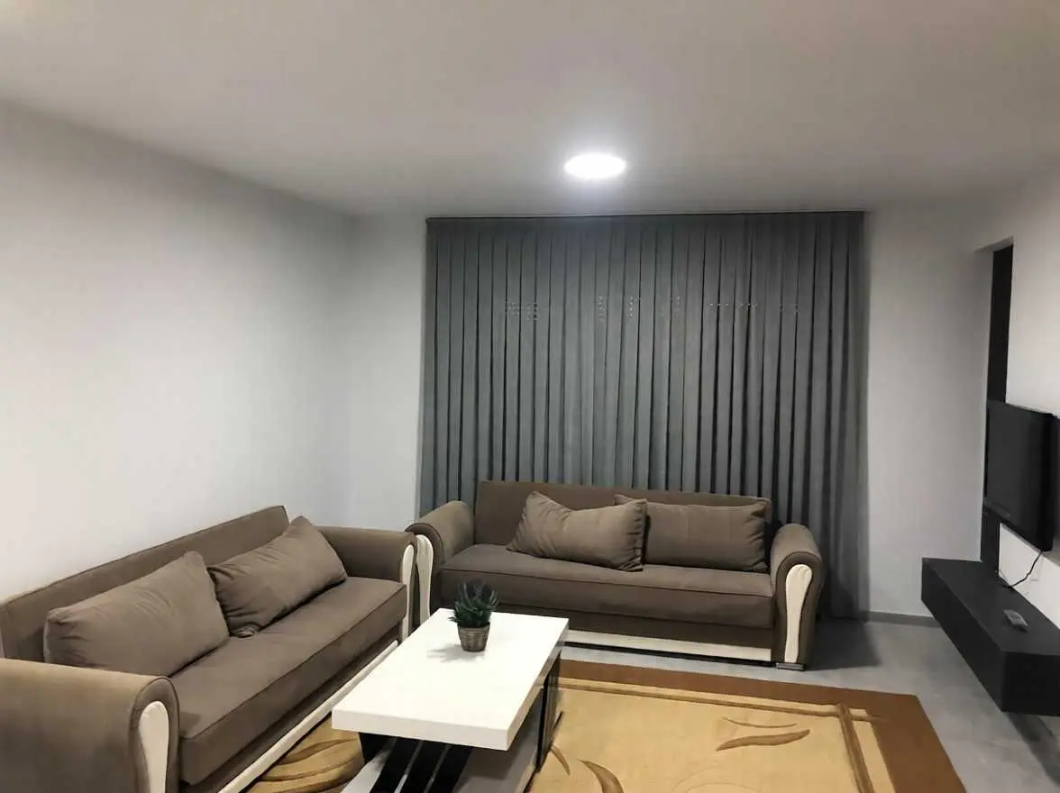 BANESË ME QIRA 2+1 NË LAGJEN E MUHAXHERËVE banesë/apartment në Prishtinë
