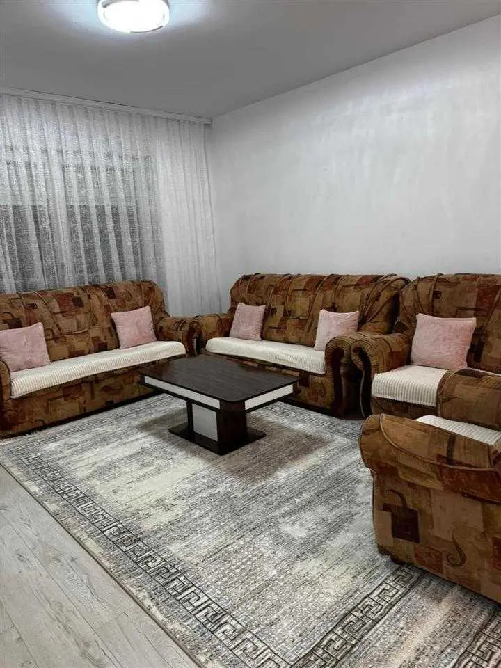 BANESË ME QIRA 2+1 NË LAGJEN E MUHAXHERËVE banesë/apartment në Prishtinë