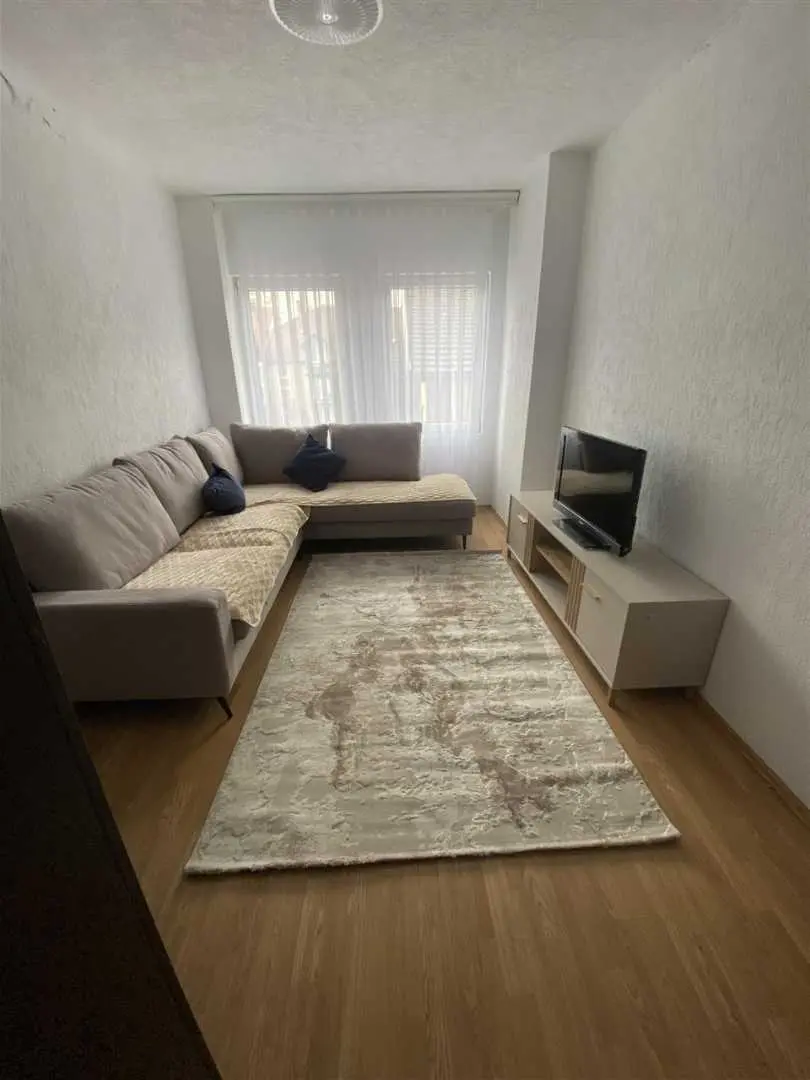 BANESË ME QIRA 2+1 NË TOPHANE banesë/apartment në Prishtinë
