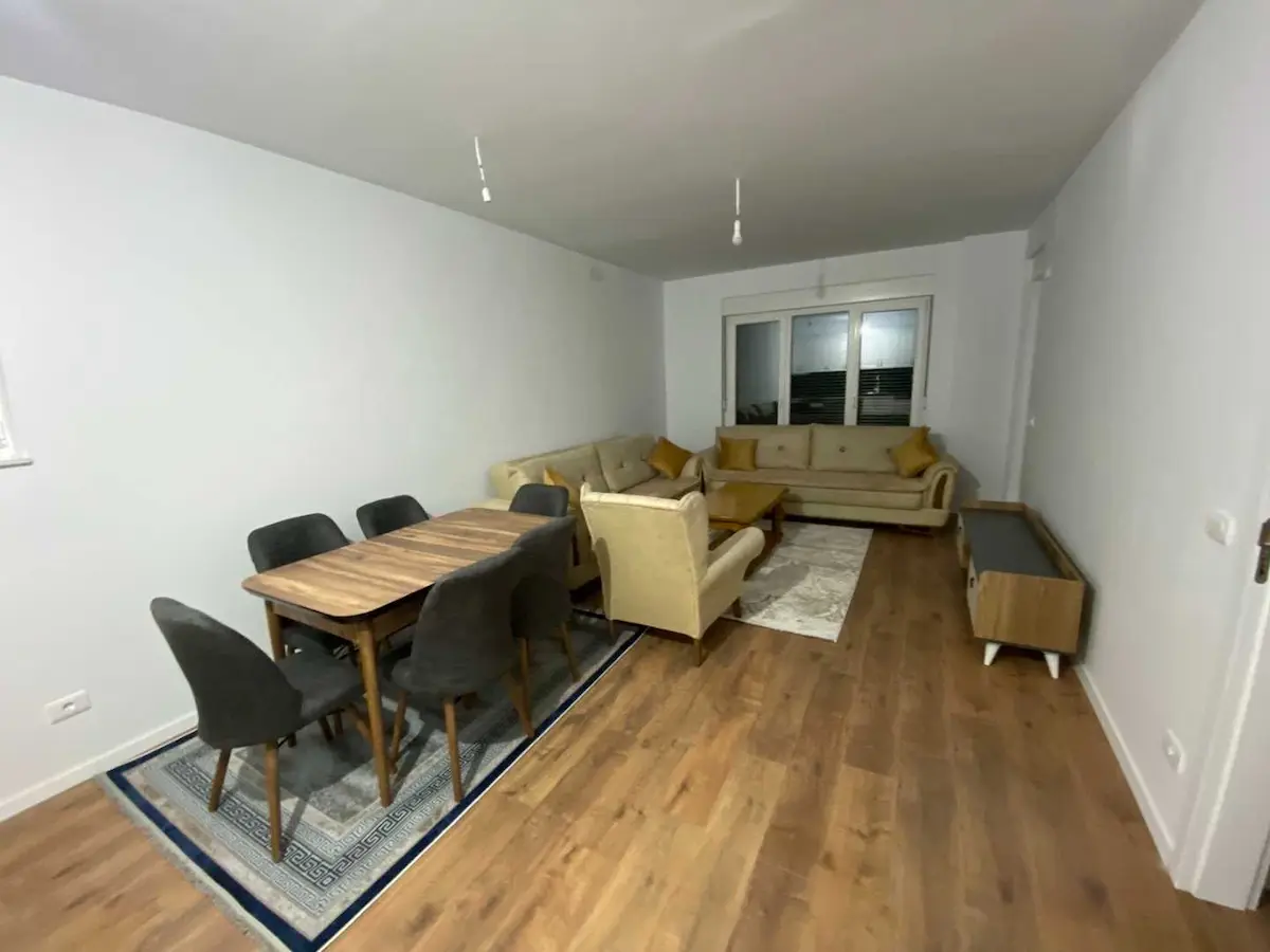 BANESË ME QIRA 2+1 NË TOPHANE banesë/apartment në Prishtinë