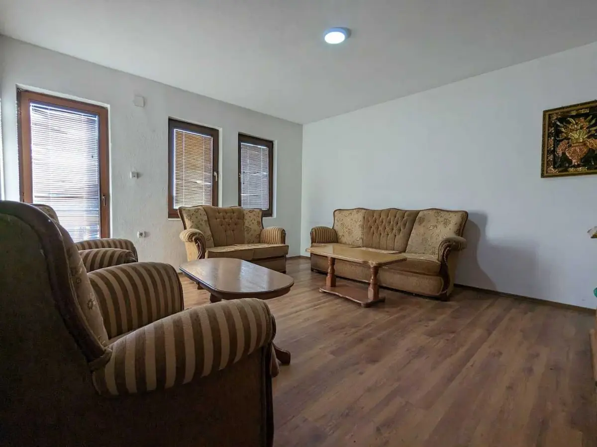 KAT SHTËPIE ME QIRA NË LAGJEN PRISHTINA E RE banesë/apartment në Prishtinë