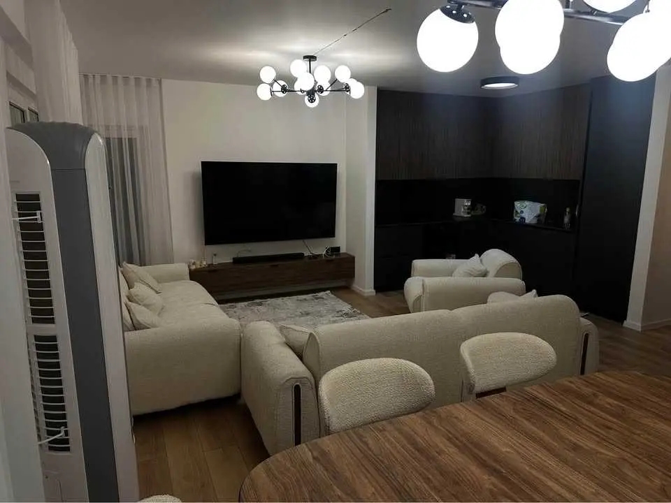Banesë në #shitje në Lagjen Prishtina e Re banesë/apartment në Prishtinë