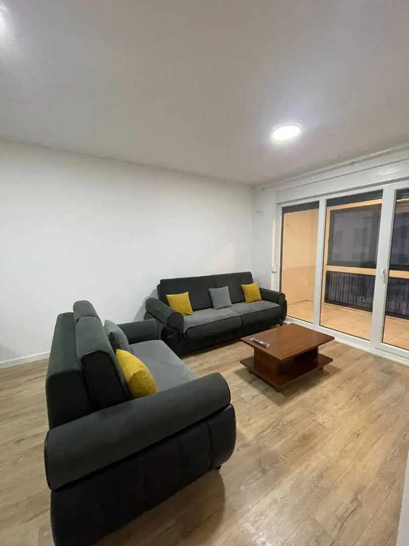 BANESË ME QIRA 2+1 NË RRUGËN C banesë/apartment në Prishtinë